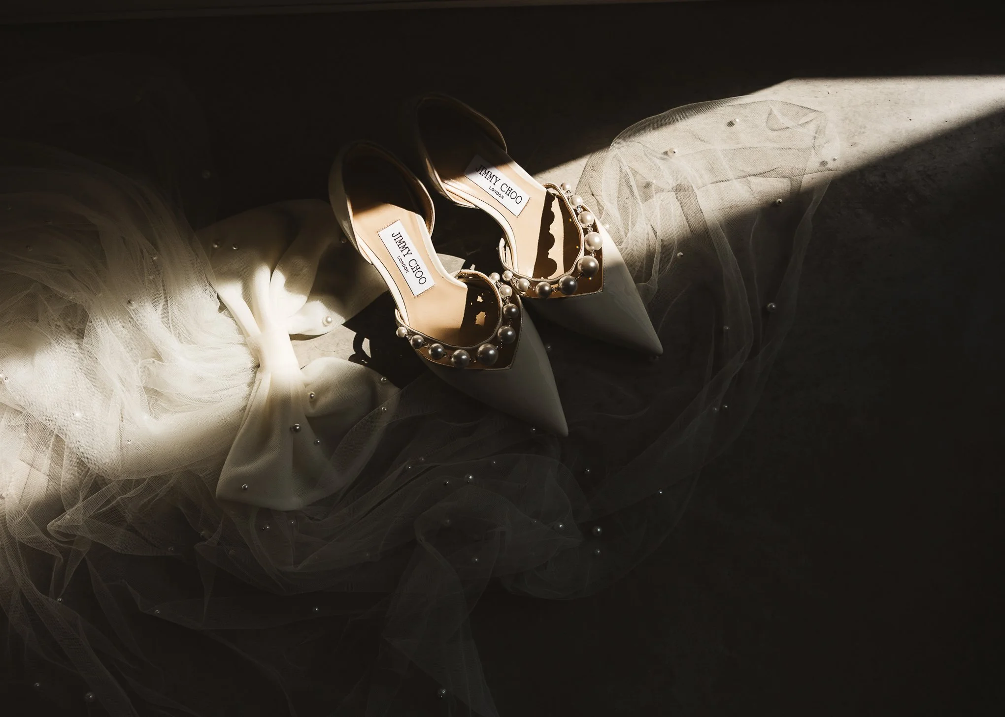  Colourful relaxed Preston Court Wedding Photographer 