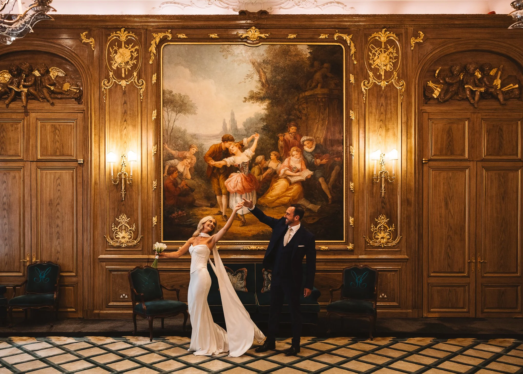 Elegant modern intimate Chelsea Town Hall Ivy Garden Wedding Photography-43.jpg