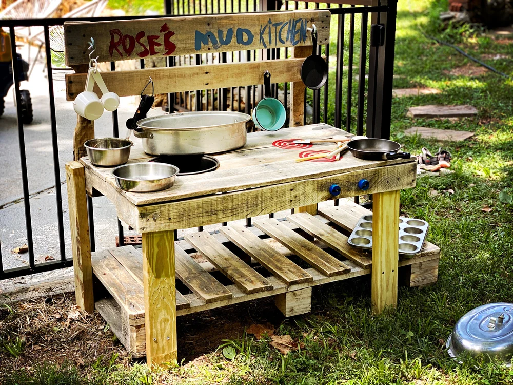 How to Build a Mud Kitchen 