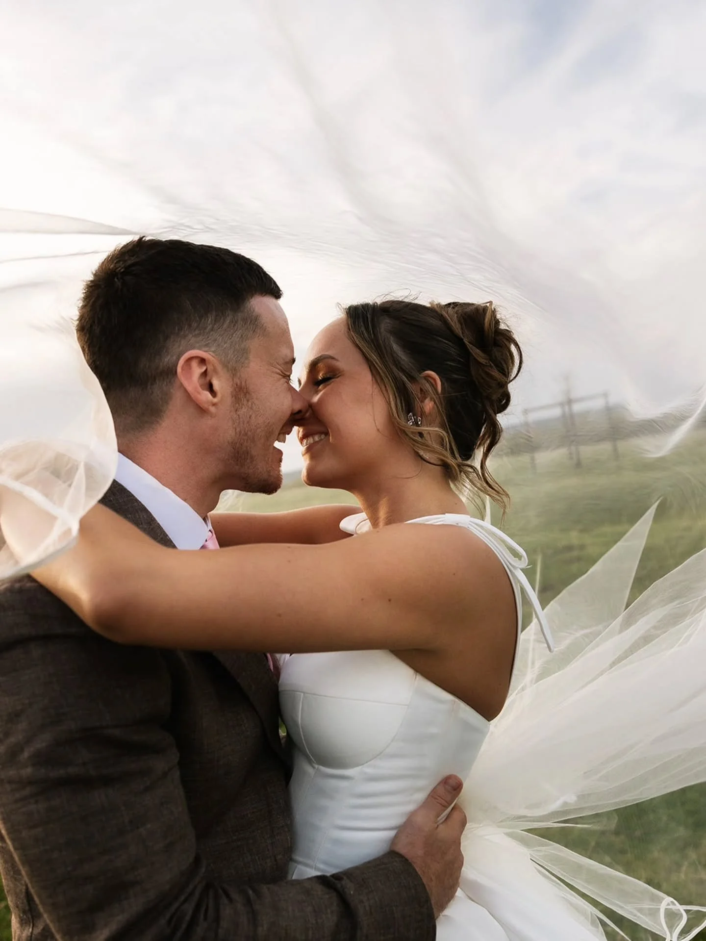 Be rude not to share more of this incredible day 🤍

@primrosehillfarm 
@isabellagracebridal 
@catherine__deane 
@jadebetsonhair 
@amygoodemua 
@peppermayo 
@58.facets.ltd 
@sarahharperflowers 

#londonweddingphotographer #londonweddingphotography #d