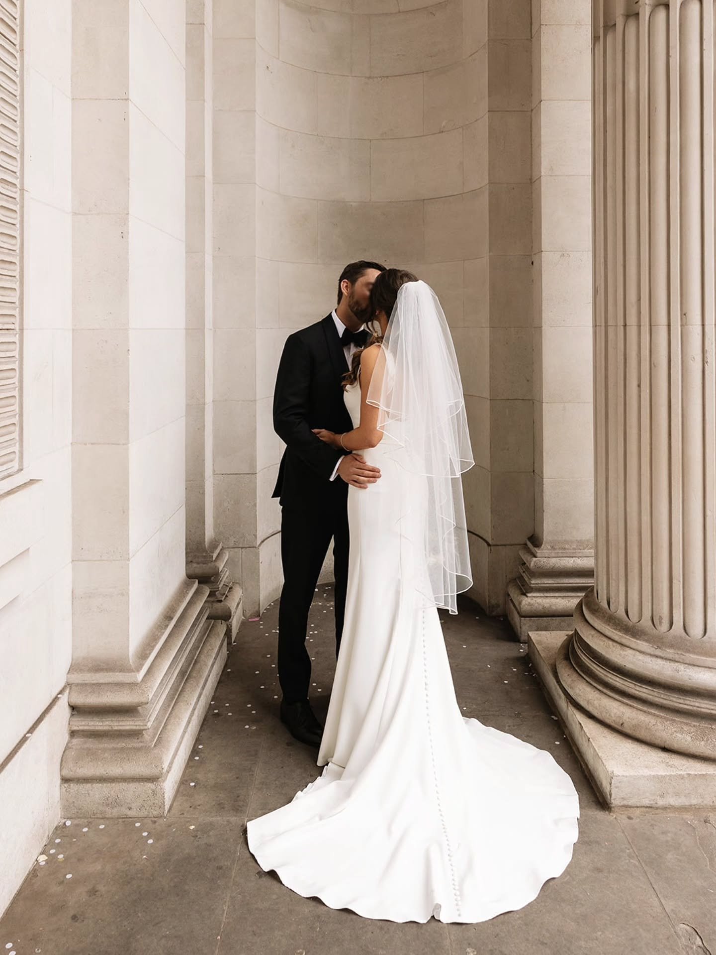 Proof that a town hall wedding can still serve looks, romance, and a moment on the steps.
Minimal fuss, maximum cool. My kind of vibe ✨️

@omth_weddingphotos 
@thegreenhouses_ 

#londonweddingphotographer
#intimatelondonwedding 
#oldmarylebonetownhal