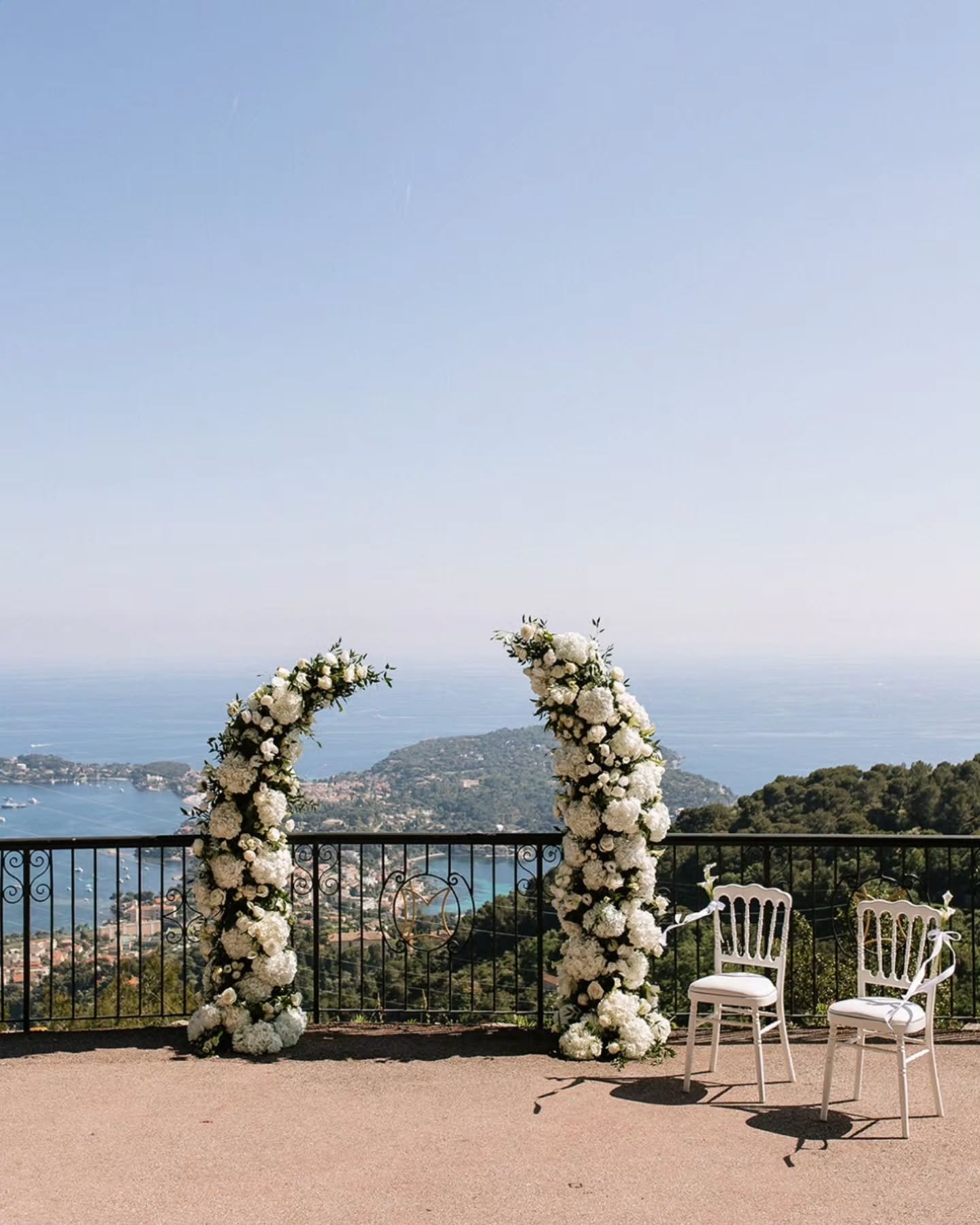Dreaming of these blue skies and incredible views. What a gorgeous day this was ✨️

Venue - @montleuze
Hair - @julienmathacoiffeur
Makeup - @laury_g_makeup
Flowers - @bloomfleuriste_event 
Catering - @gaudefroyreceptions 
Dress&amp;Veil- @pronovias 
