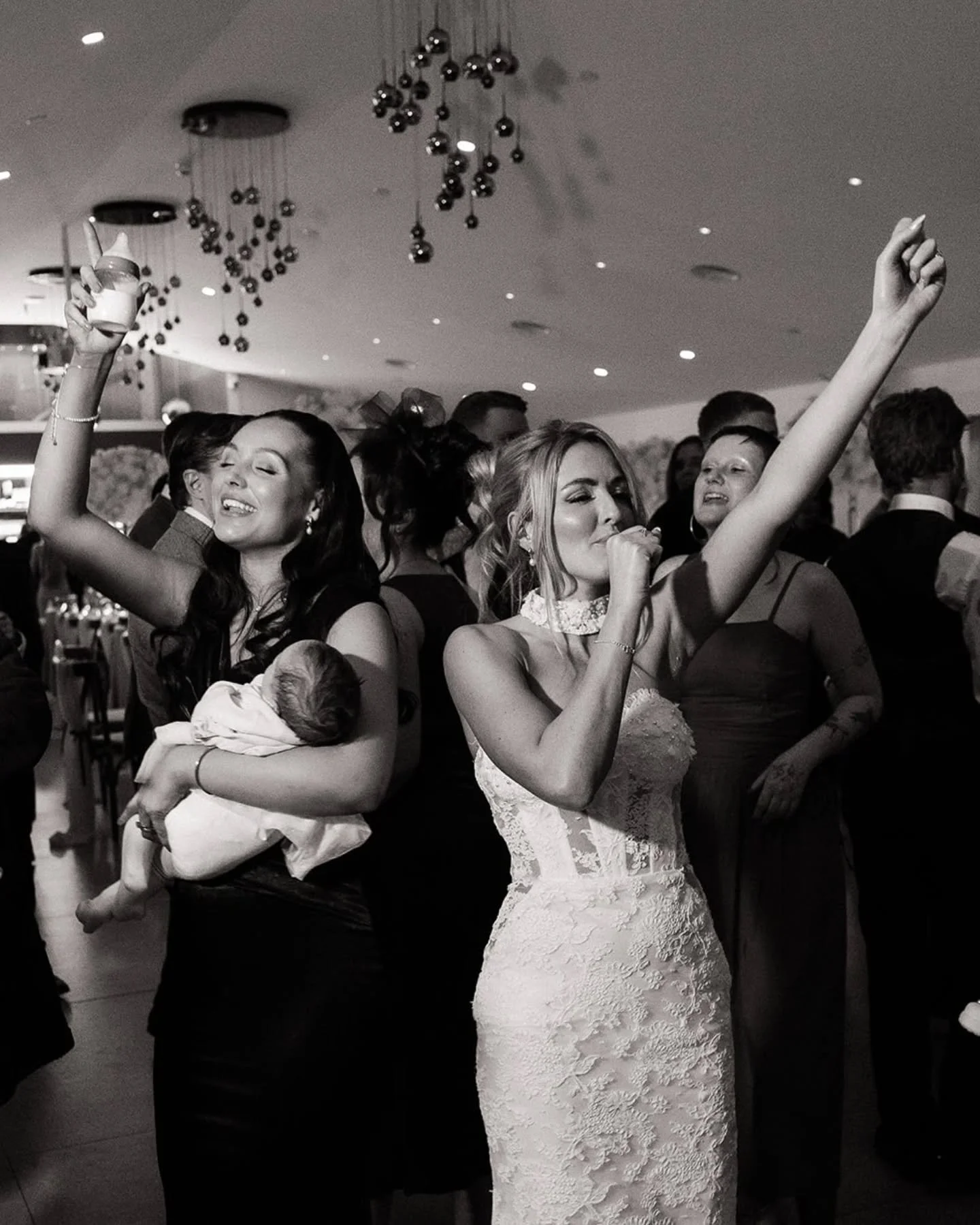 Raising children and the roof simultaneously 🙌

For anyone wondering whether you can have lots of kids at a wedding and still get a proper party..
yes. obviously.

This day had everything. The black tie glamour, the soft little inbetween moments, a 
