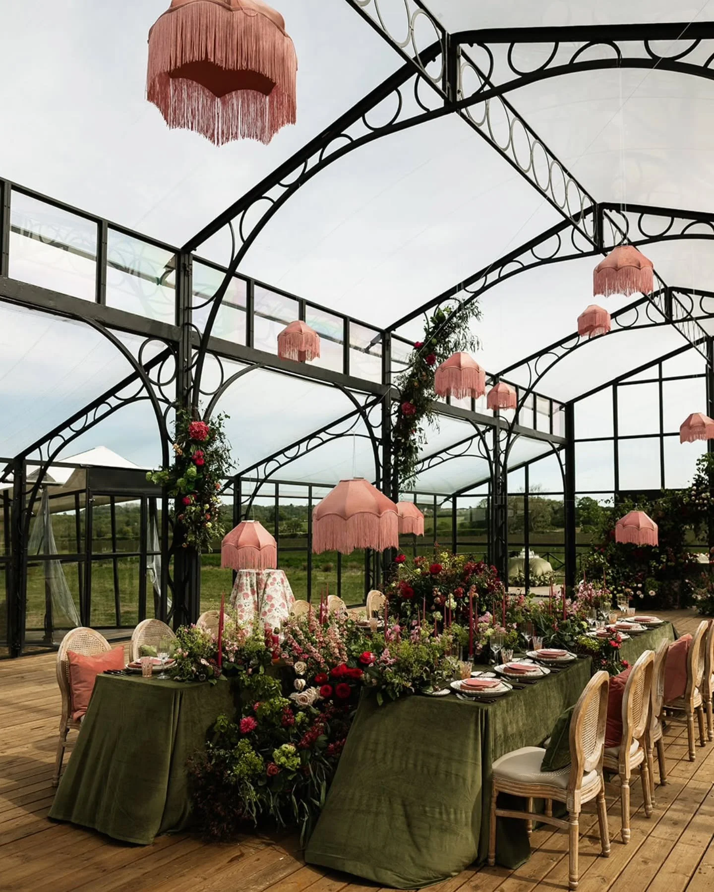 A little look at the beautiful new wedding venue, Minerva Vines.

Set among rolling vineyard views, this glasshouse space has such a romantic, European feel. Flooded with natural light, framed by the countryside, and styled with the dreamiest florals