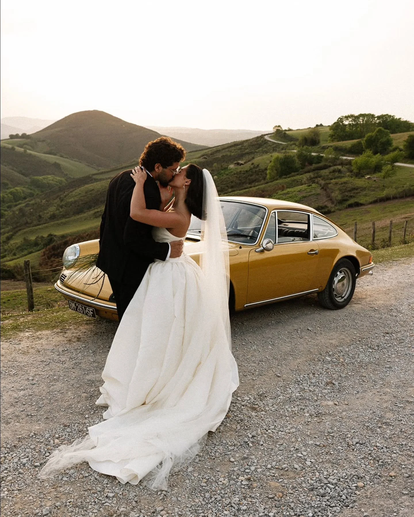 Just about died and went to heaven on this shoot. What a view. What a dress. What a couple.

And the car? Urgh. I love my job 🤌✨️

Biarritz x Mountain

Host + planning @fayewildephotography #fayewildeworkshops in collaboration with @french_bague_ett