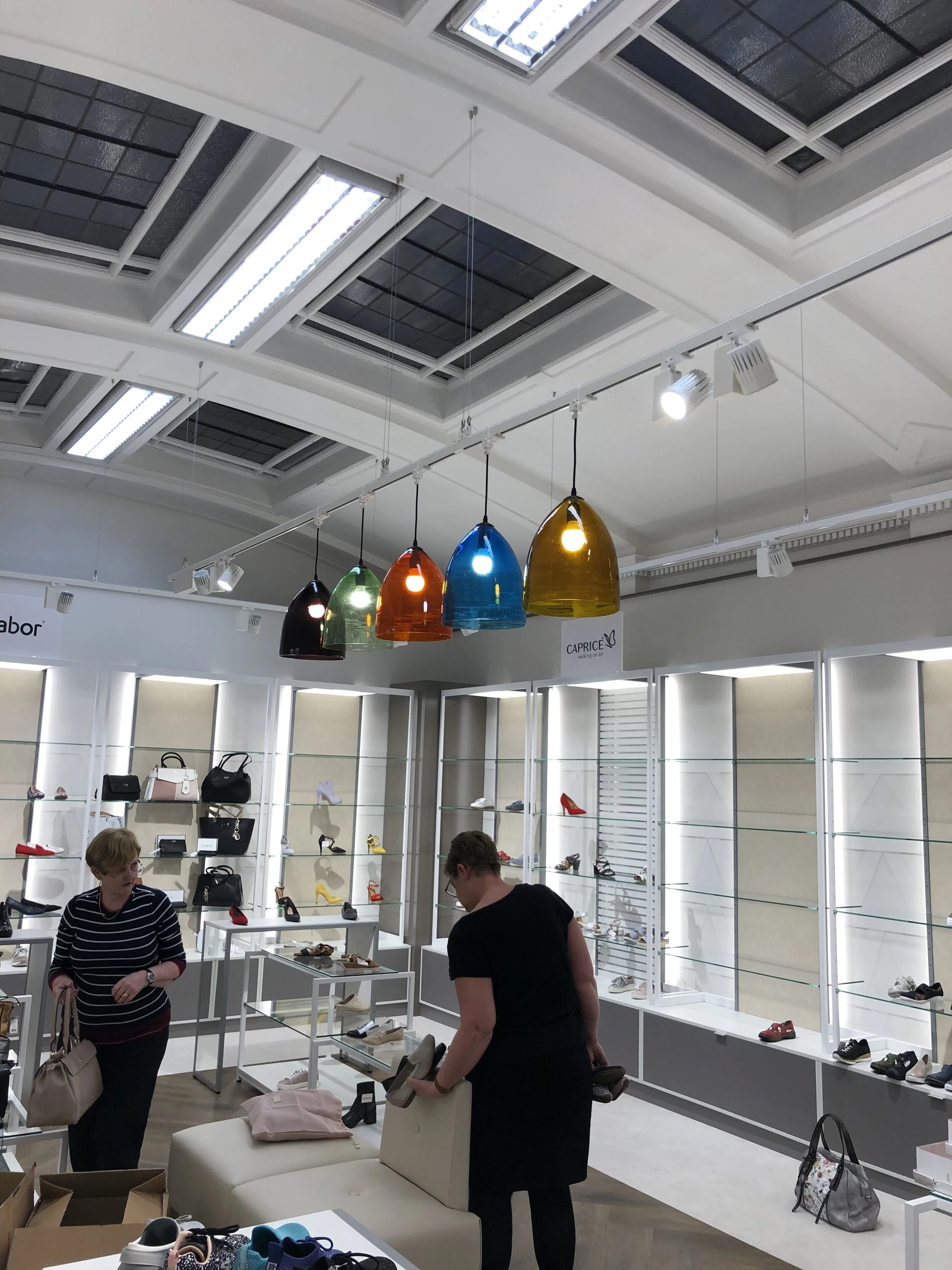 Barbours Elegant Display Stand Walker Bros (Elland) Ltd. — Bespoke