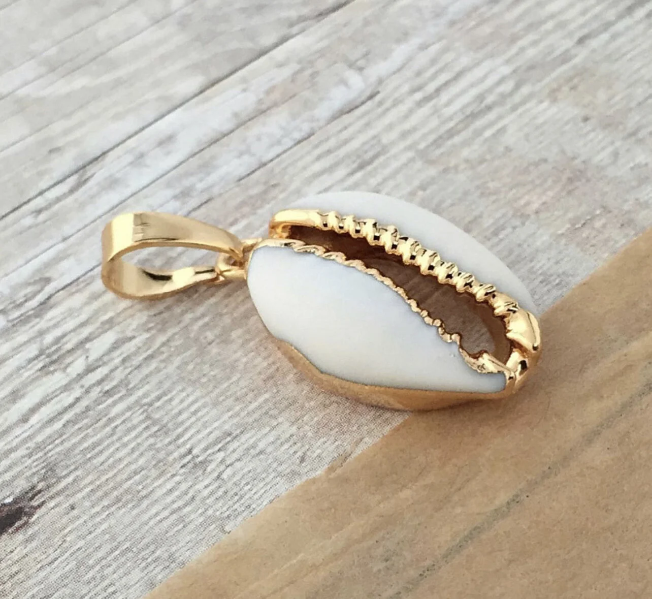 AEE18020-BC53-4A8C-8F3D-C6BF365AA112