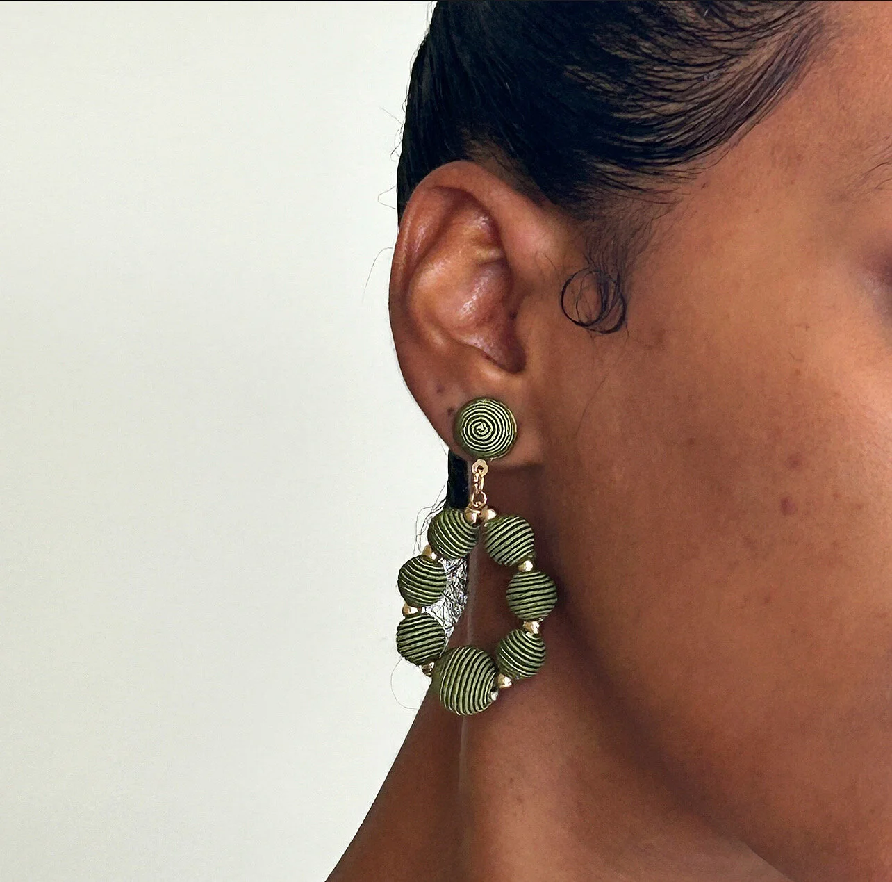 D6DAEEBD-B0F8-4C46-B982-AD1EFDA2E8AF