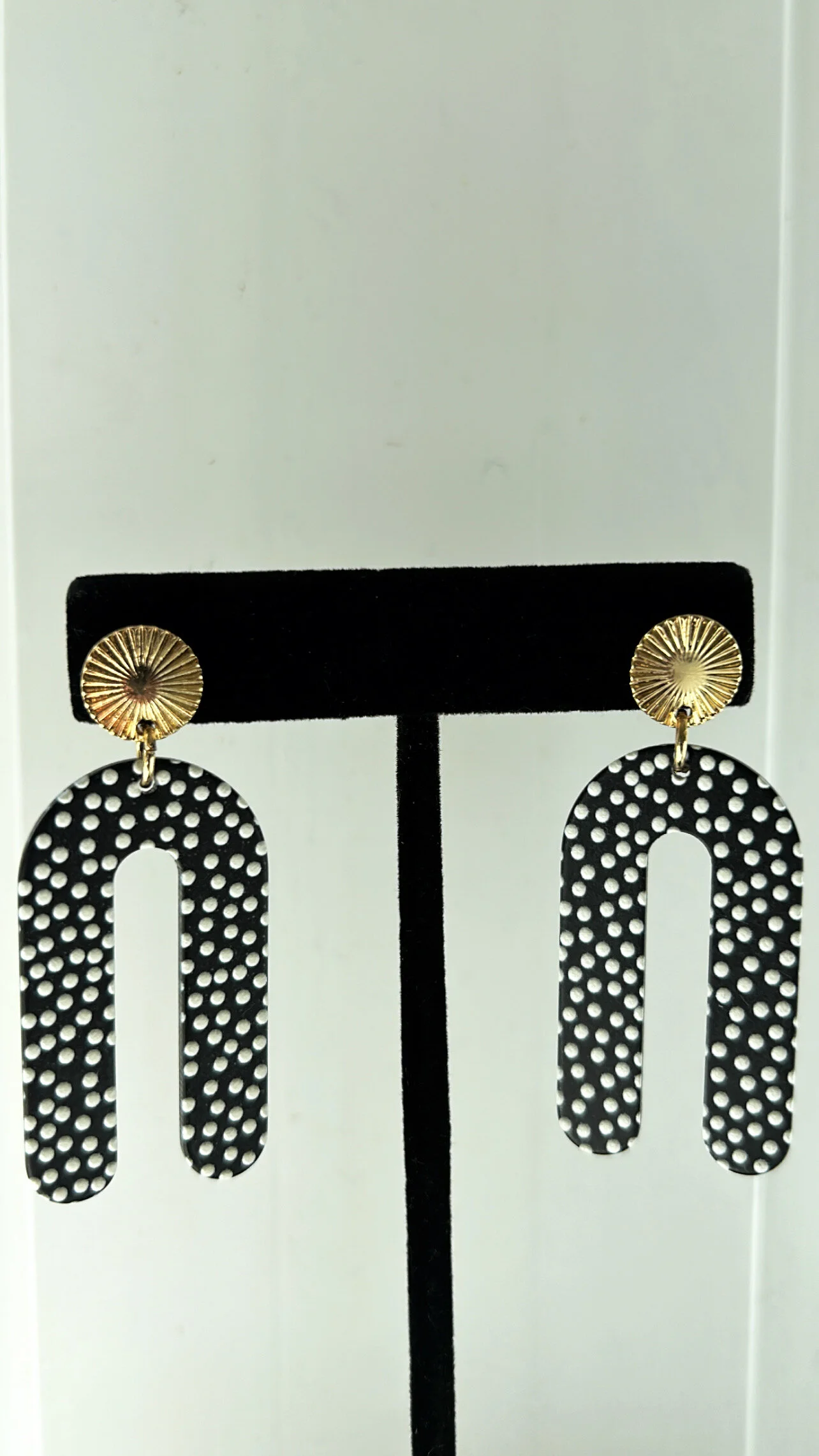 05DA13BB-8357-4174-856C-2A08E2ADE150