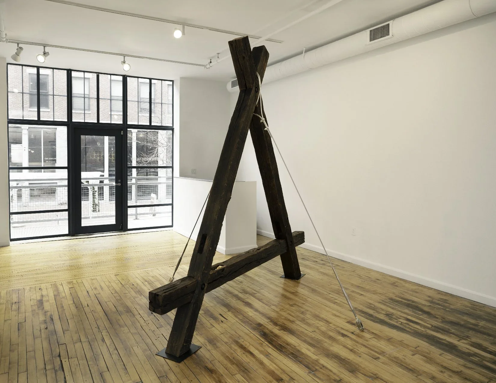 Damien H. Ding
Attempt, 2023
Hand-hewn oak beams, steel bolts,
steel cables, egg tempera
112 x 104 x 92 inches
