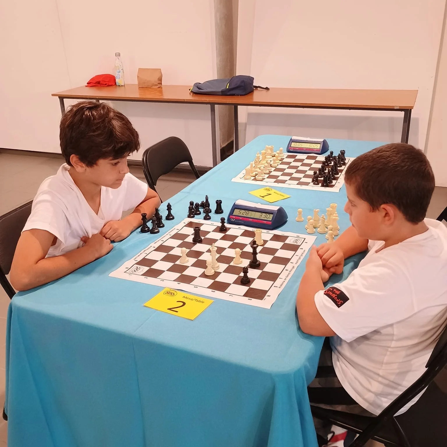 Students Shine at Chess Tournament | Estudantes brilham em Torneio de Xadrez