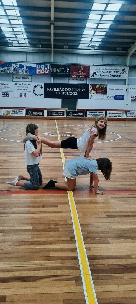 Acrobatic Fun and Teamwork Among 4th Graders | Diversão acrobática e trabalho de equipa entre os alunos do 4º ano