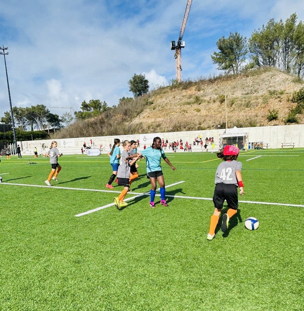 Aprendizes Levels Up their Game at LASA Football Tournament | Aprendizes sobem de nível no Futebol Torneio LASA
