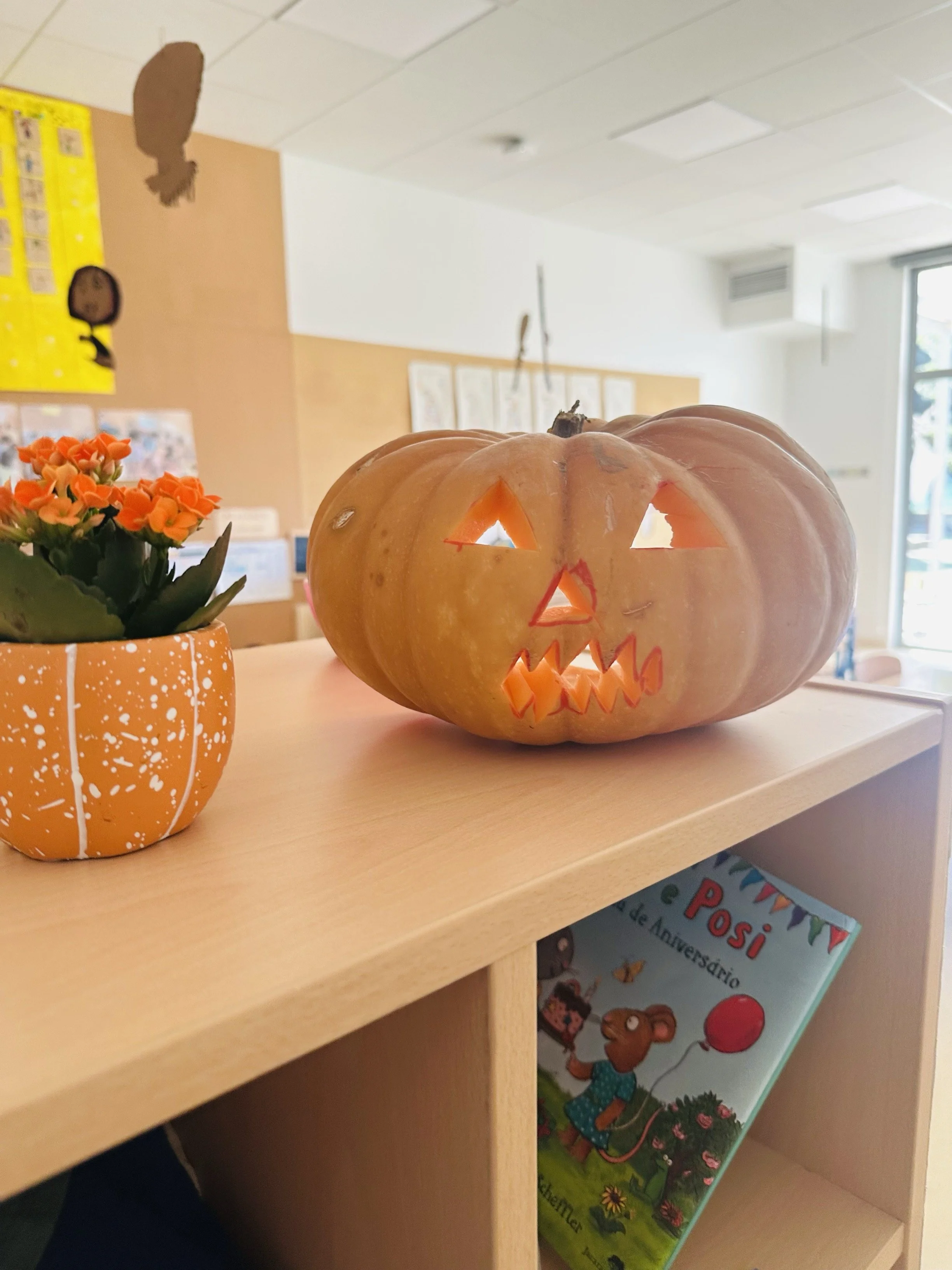 Preschool Embraces Zero Waste with Halloween Pumpkin Project | O Pré-Escolar prática Desperdício Zero para o Dia das Bruxas