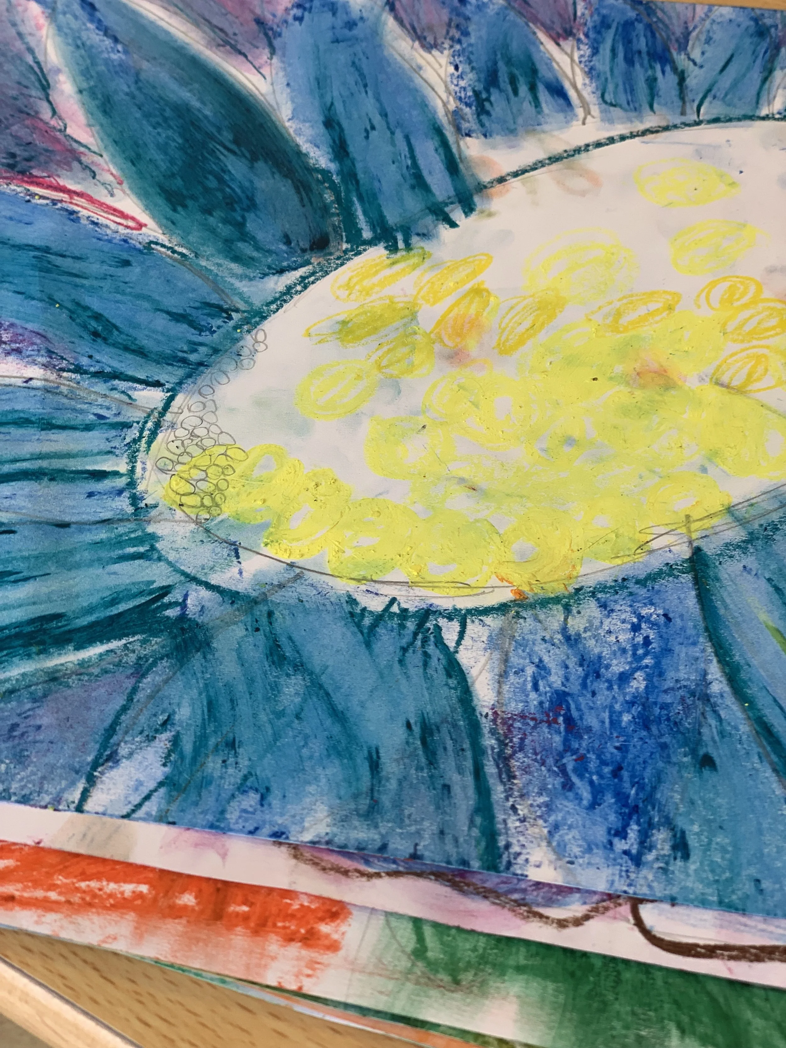 Inspired by Georgia O´Keeffe: Grade 1B Engage in Modern Art | Inspirado por Georgia O'Keeffe O 1º ano B explora a arte moderna