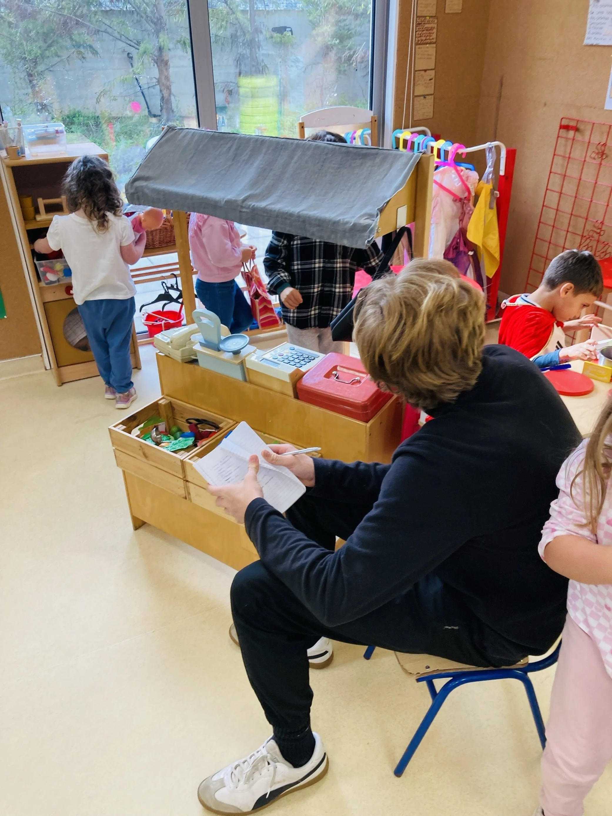 Grade 12 Explore Child Language Acquisition at Preschool Visit | 12º ano Explora a Aquisição da Linguagem da Criança com uma visita ao Pré-Escolar