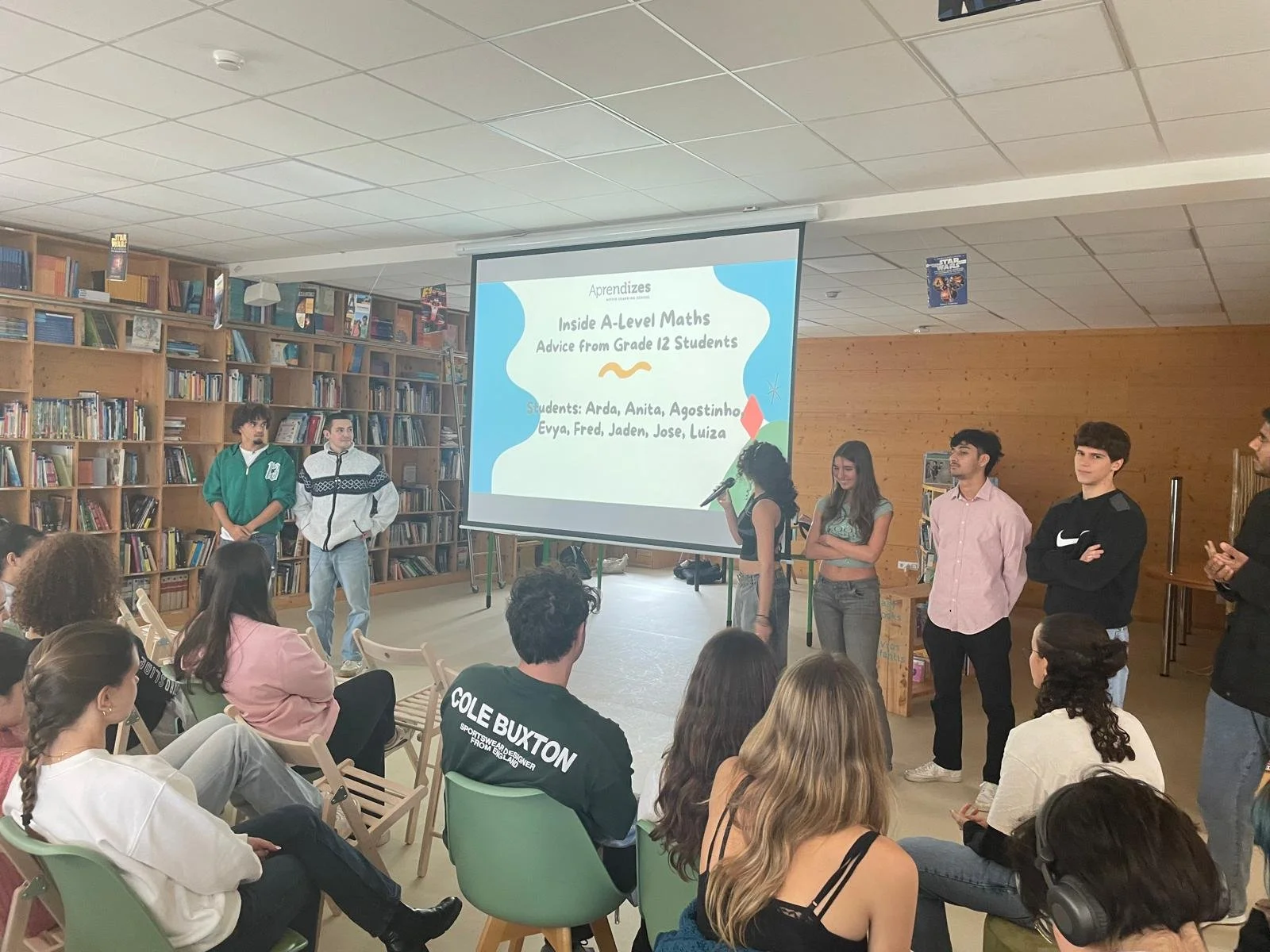 Grade 12 Students Share A-Level Insights with Grade 10 and 11 Peers |  12º ano partilha as suas ideias sobre o A-Level com os colegas do 10º e 11º ano