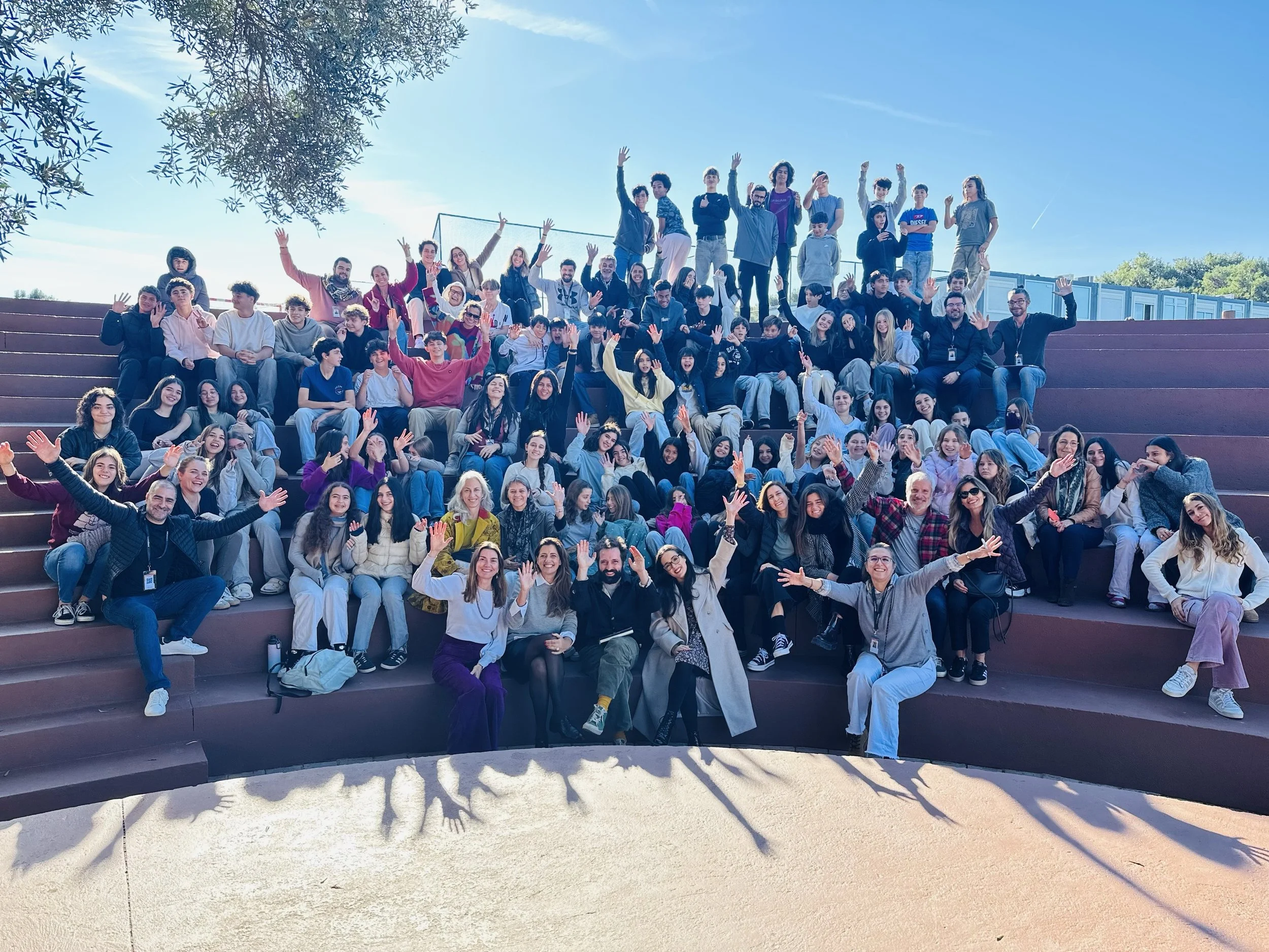 Gregório Duvivier Inspires Students at with Lecture on the Power of the Portuguese Language | Gregório Duvivier inspira com palestra sobre o poder da língua portuguesa