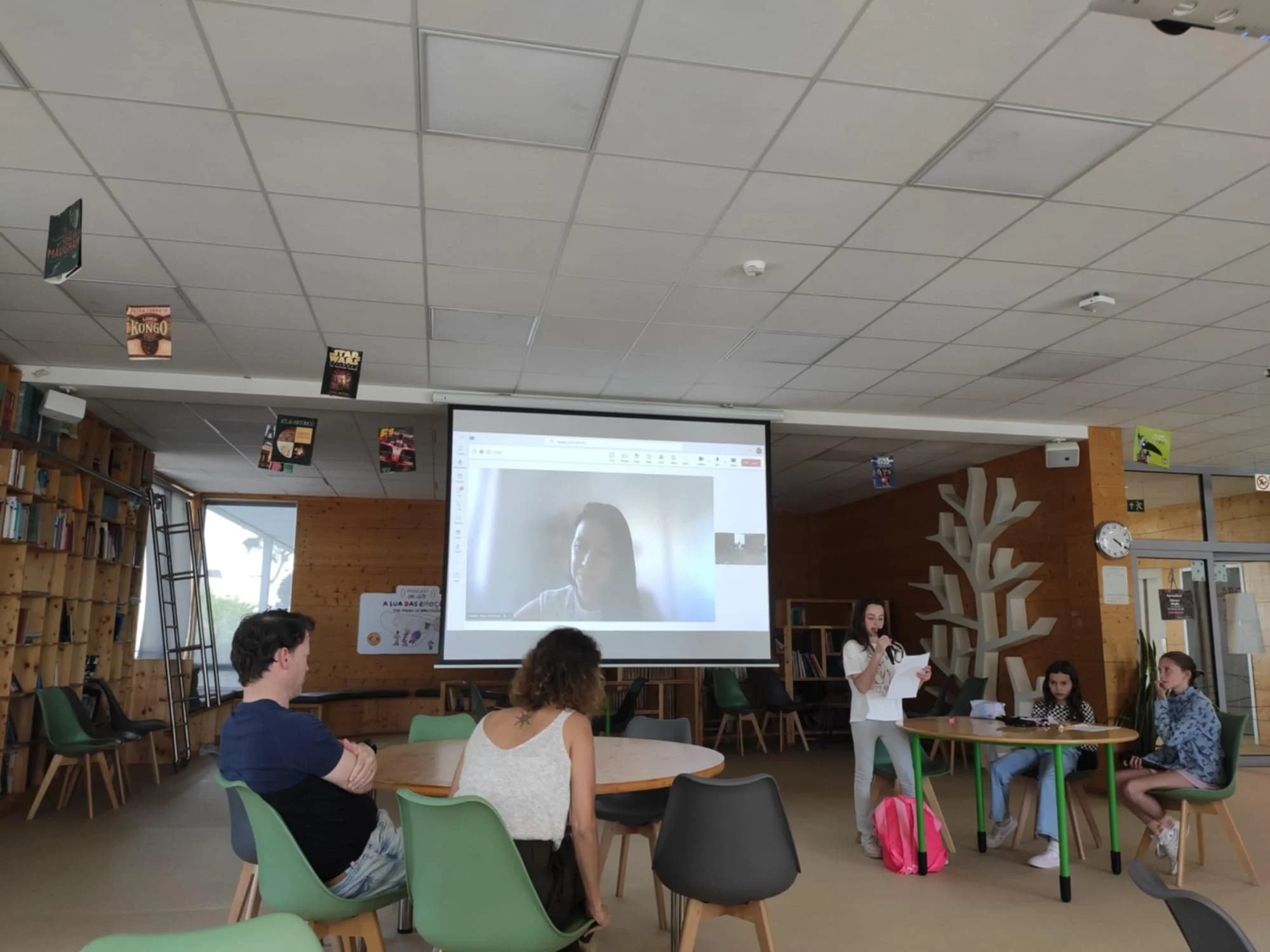 Gender equality talk promotes awareness at school |  Entrevista sobre igualdade de género promove reflexão na escola