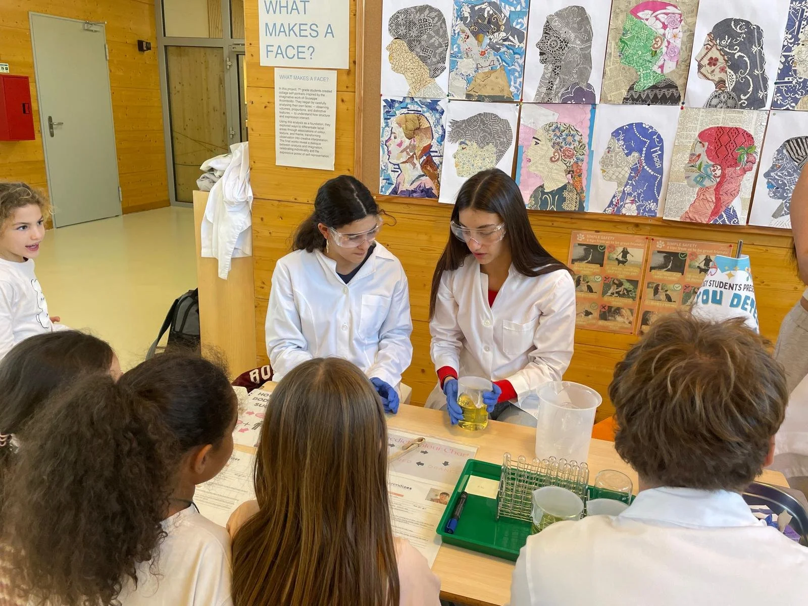 Students Lead STEM Science Fair | Alunos Lideram Feira de Ciências STEM