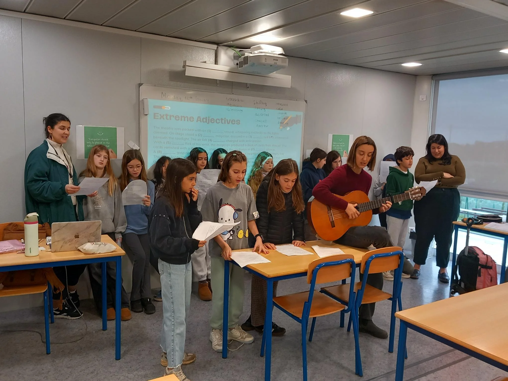 5th Grade Bring the Tradition of Janeiras to Life | Alunos do 5.º Ano Dão Vida à Tradição das Janeiras