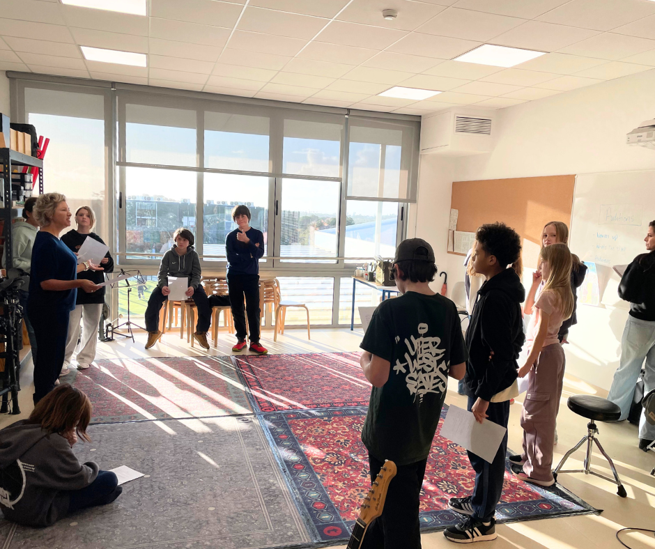 Students Shine in Shakespeare Auditions | Alunos Brilham nas Audições de Shakespeare
