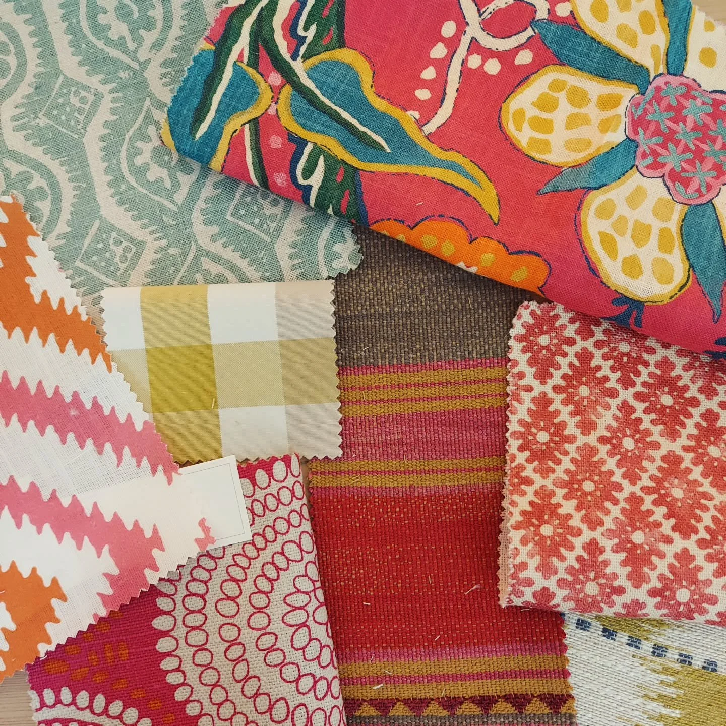 This project is shaping up to be a lot of fun!

#fabricsourcing #thibaut #linwood #andrewmartin #blithfield #titleyandmarr #countryfurnishings #curtainmaker #upholsterer