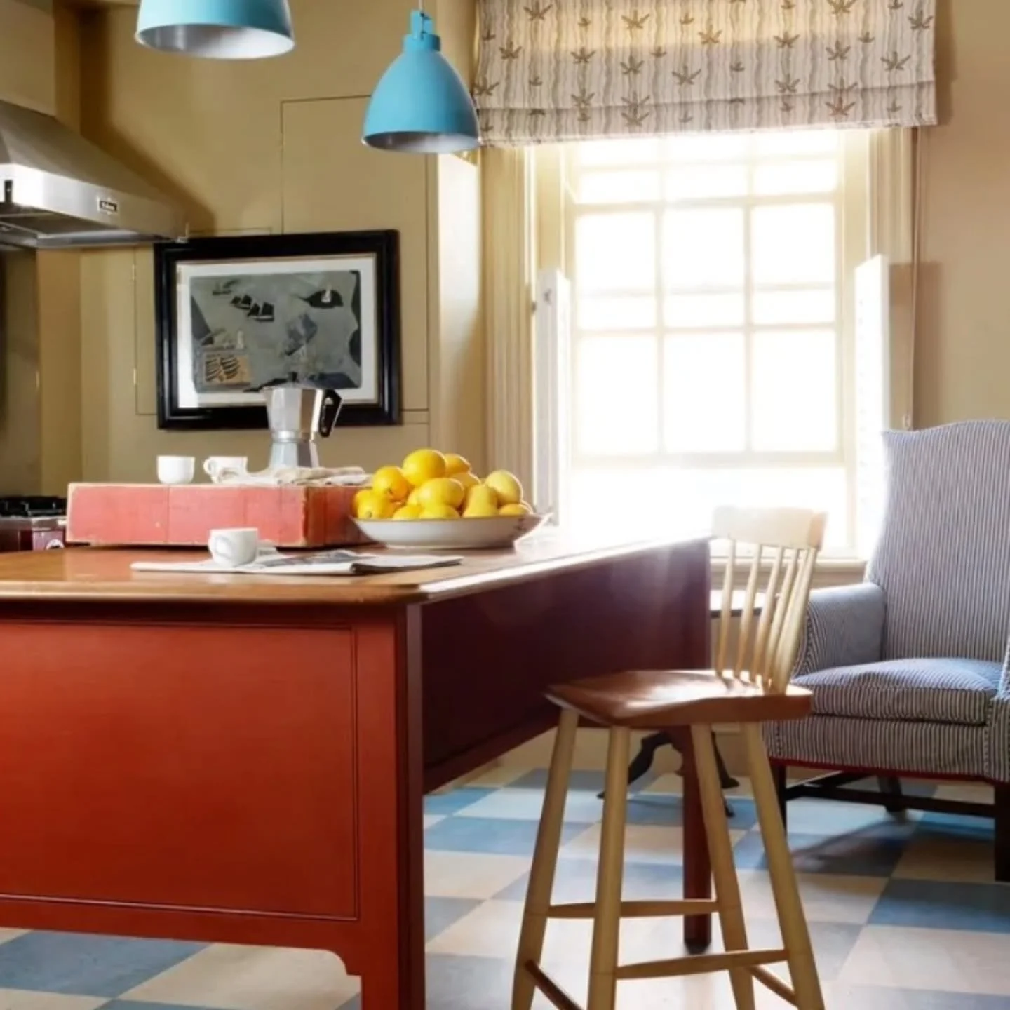 Check mate.

Checkerboard patterns aren't going anywhere.  From the checkered stool by Attus Aparicio for blowing the budget, to Kate Guinness hand-painted checkerboard floor adding a playful (and much more affordable) touch. 

There are lots of chec