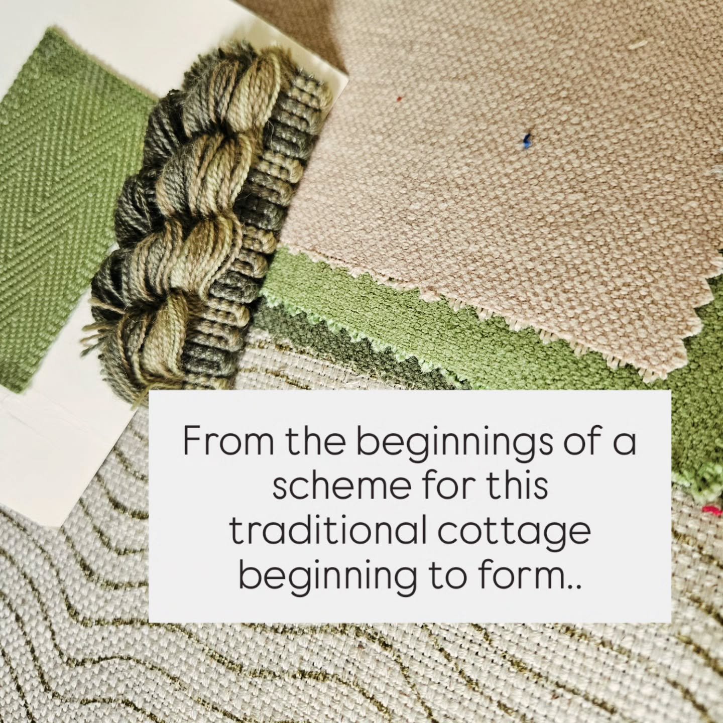 Keeping the design on this one simple and unfussy.  Avoiding bold patterns and bright colours, we let the trims and matching contrast green fabric band do the talking. 

And the result is these wonderfully unpretentious, bespoke curtains and blind.

