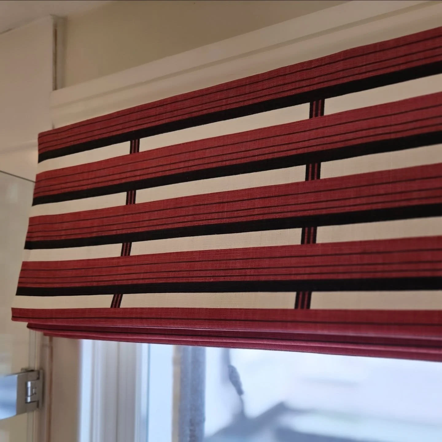 This fabric now firmly occupies the top spot on my wish list, it was a particular wrench to part with this one.

Perfect for roman blinds and what a colour!  We just had to kick off December with this one.

#handmaderomanblind #bespokeromanblinds #co