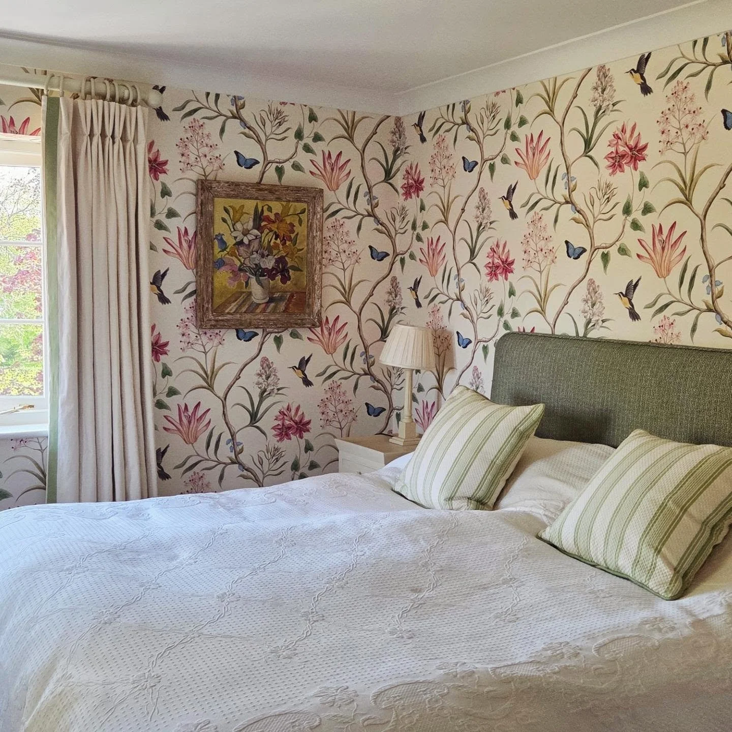 It is such a privilege to help design someone's home, and the greatest compliment when your ideas are trusted and actioned.

I'm so pleased these lovely clients went with this beautiful @sanderson1860 wallpaper as the starting point for this room.  T