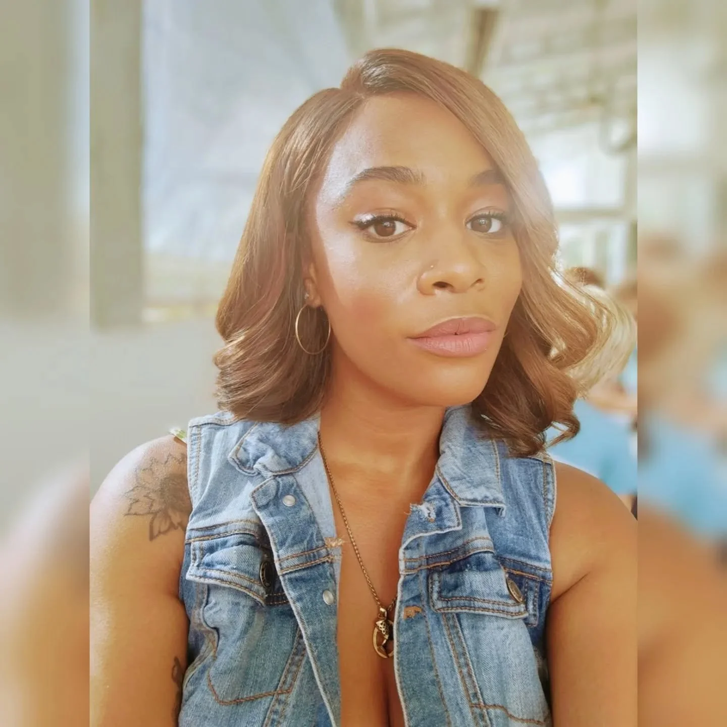 It doesn't really matter who you used to be. It matters who you are becoming🧚🏾&zwj;♀️

Wig by: @nellyswig_beautique 💋 + @tiffanynicoleloves 💋

#iamnellynelle💋

#customwigs #wigmaker #blackownedbusiness #bobseason #summer #summertimefine #imakewi