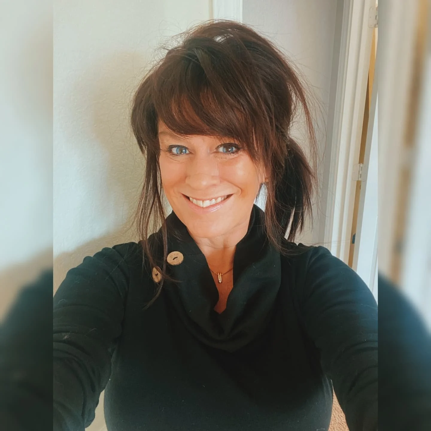 "Sleek , sassy &amp; super gorgeous are 3 words to describe Nelly 's wigs. If you are wanting to replicate your own style or try a new look , Nellys wigs are completely natural &amp; easy to wear." 
-Katie B.

Its #WigCrushWednesday and I'm