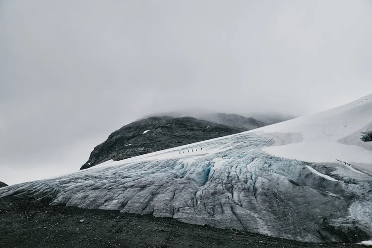 60°33'40.6"N 7°30'06.8"E — Blåisen Glacier