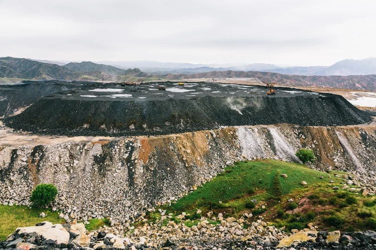 40°40'12.5"N 110°30'58.4"E — Coal Mine, Baotou