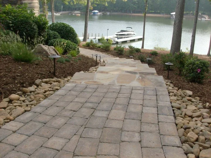walkway3.jpg