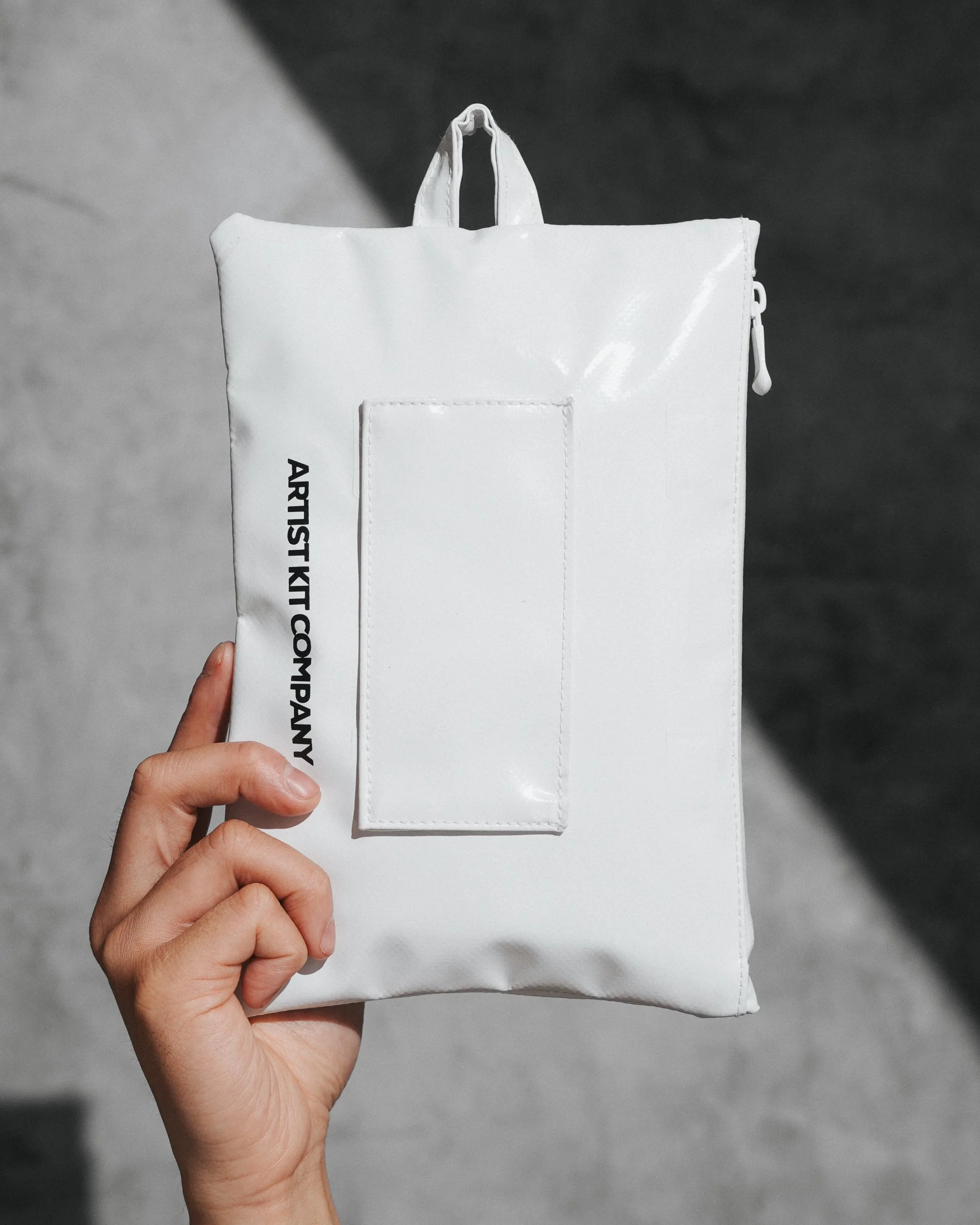 MAGNETIC TISSUE POUCH