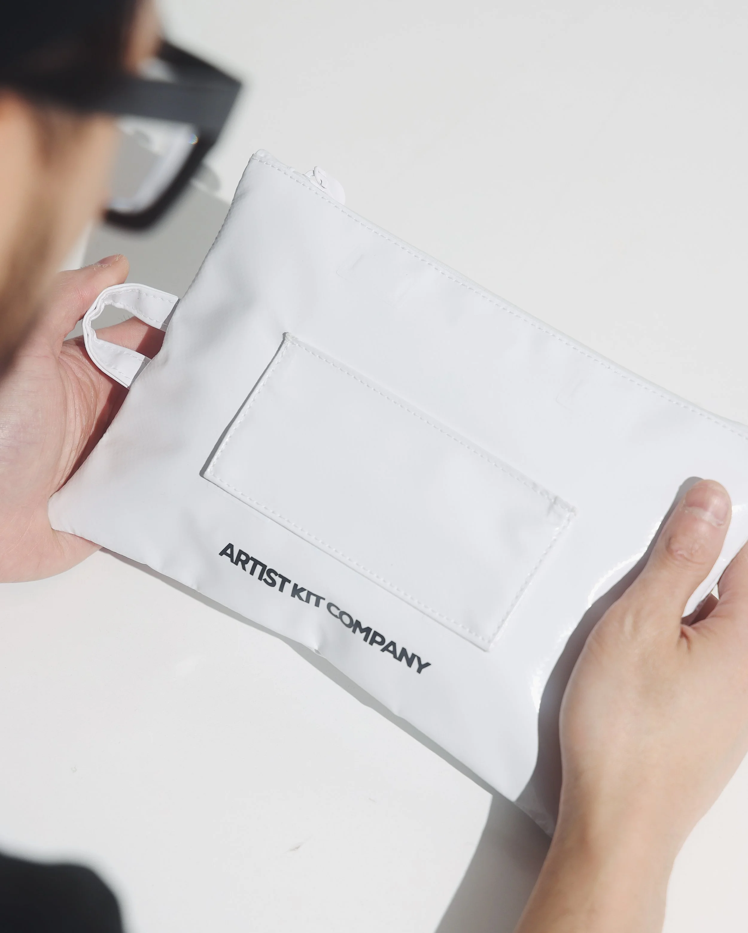 Magnetic Tissue Pouch. Artist Kit Company-5.JPG