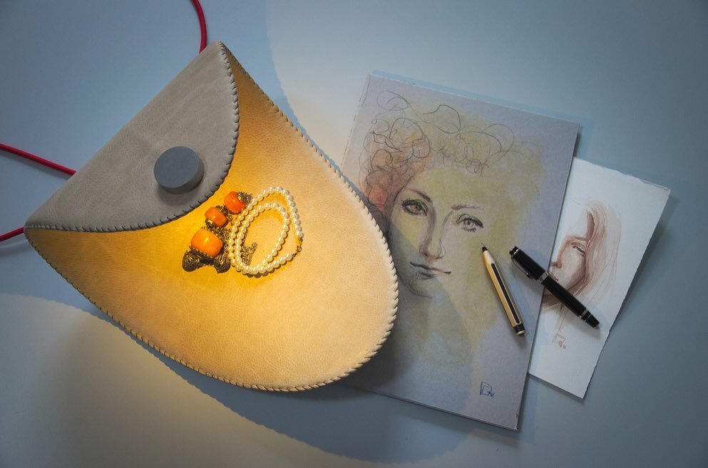 #design #lampdesign #desklampdesign #luxurydesign #uniquedesign #handkrafteddesigns #lampada #lamoadadesign #designfreaks #designlovers @arcangelodesign www.arcangelodalessandro.com