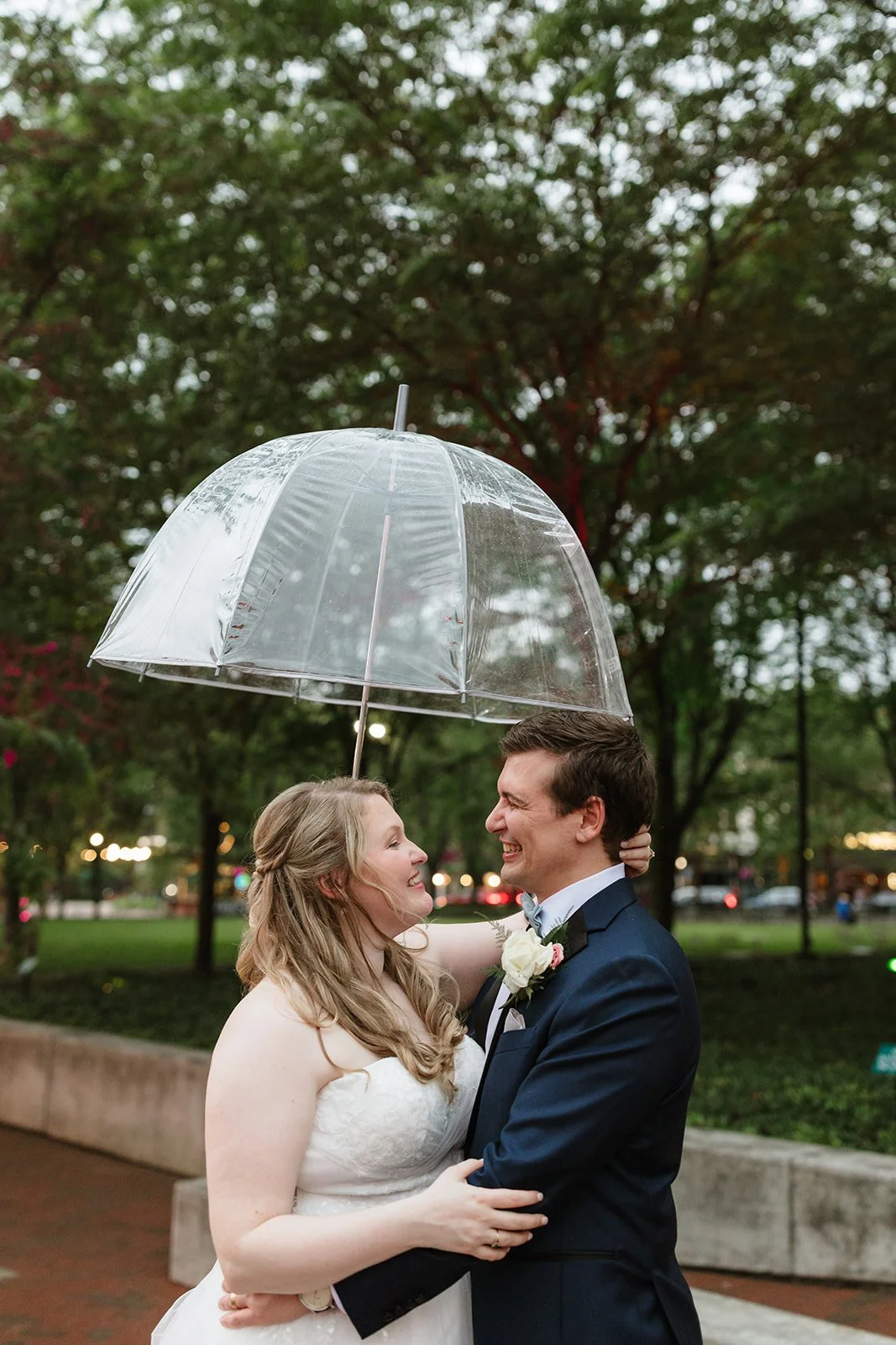 Lovely Rainy Wedding Day in Downtown Lexington