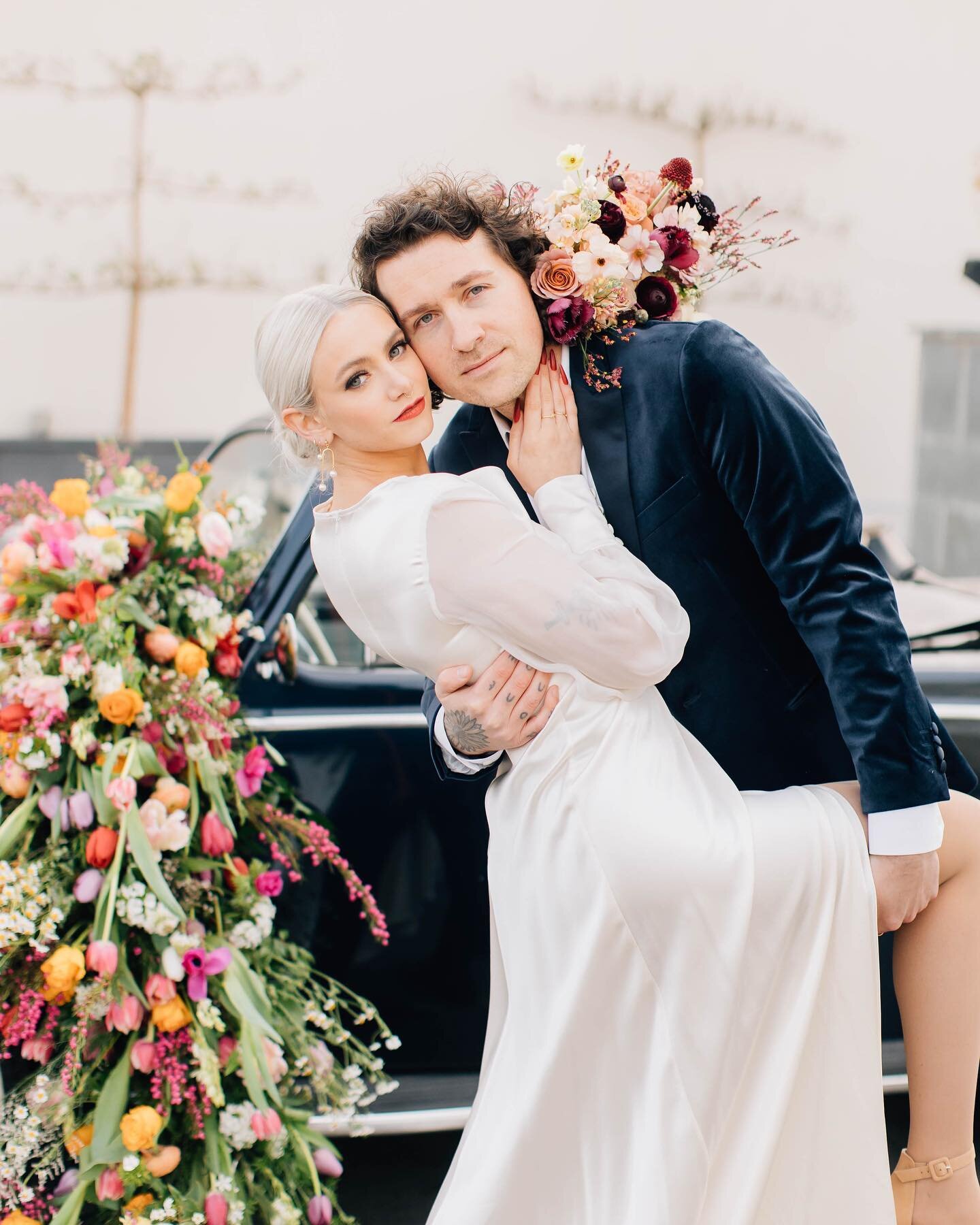 Italian Renaissance Love 
.
.
Planning and Design @brittwarnickdesigns
Planning/Design, Florals and Venue @thewildoak
Models @kassidysnow @ericallenkreutzer
HMUA @lexiharkerbeauty
Dress @atoi.studio
Suit @dctuxedos
Cake @cake.ut
Jewelry @riviera.jewe