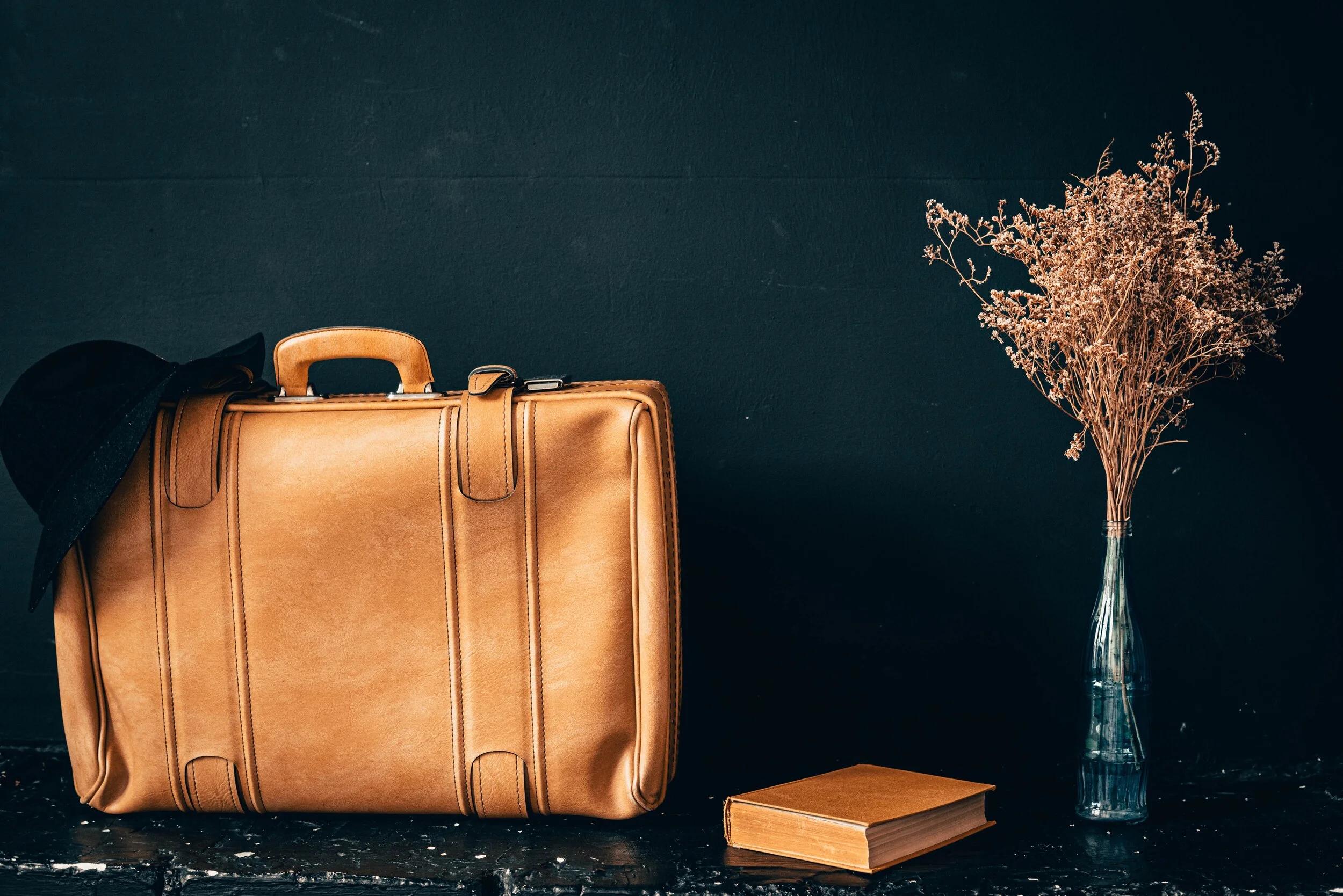 brown-leather-handbag-2977304.jpg