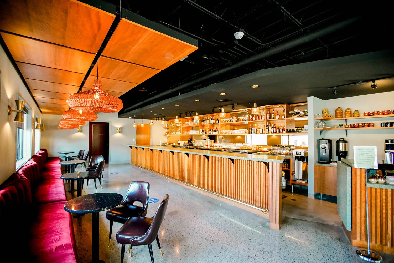 longleag-lounge.jpg