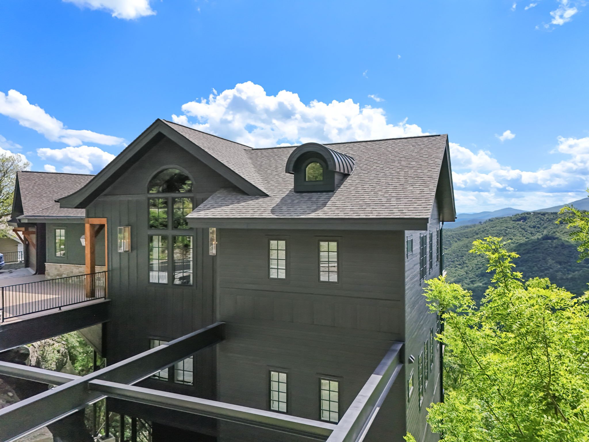 49-web-or-mls-829-wonderland-trail.jpg
