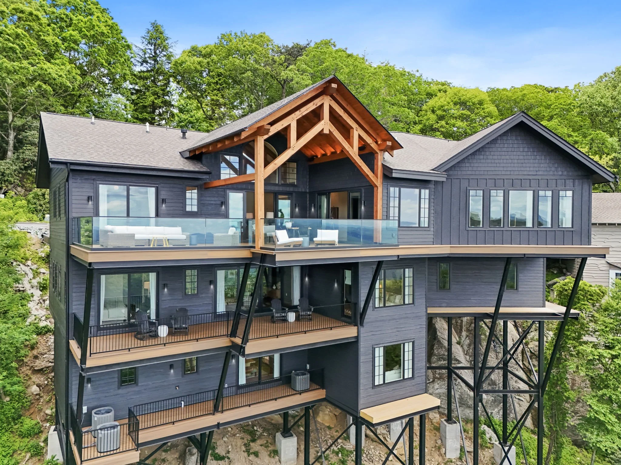 31-web-or-mls-829-wonderland-trail.jpg