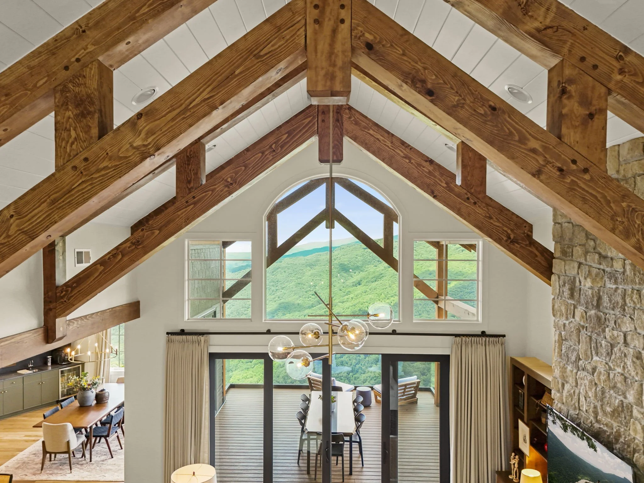 1-web-or-mls-829-wonderland-trail.jpg