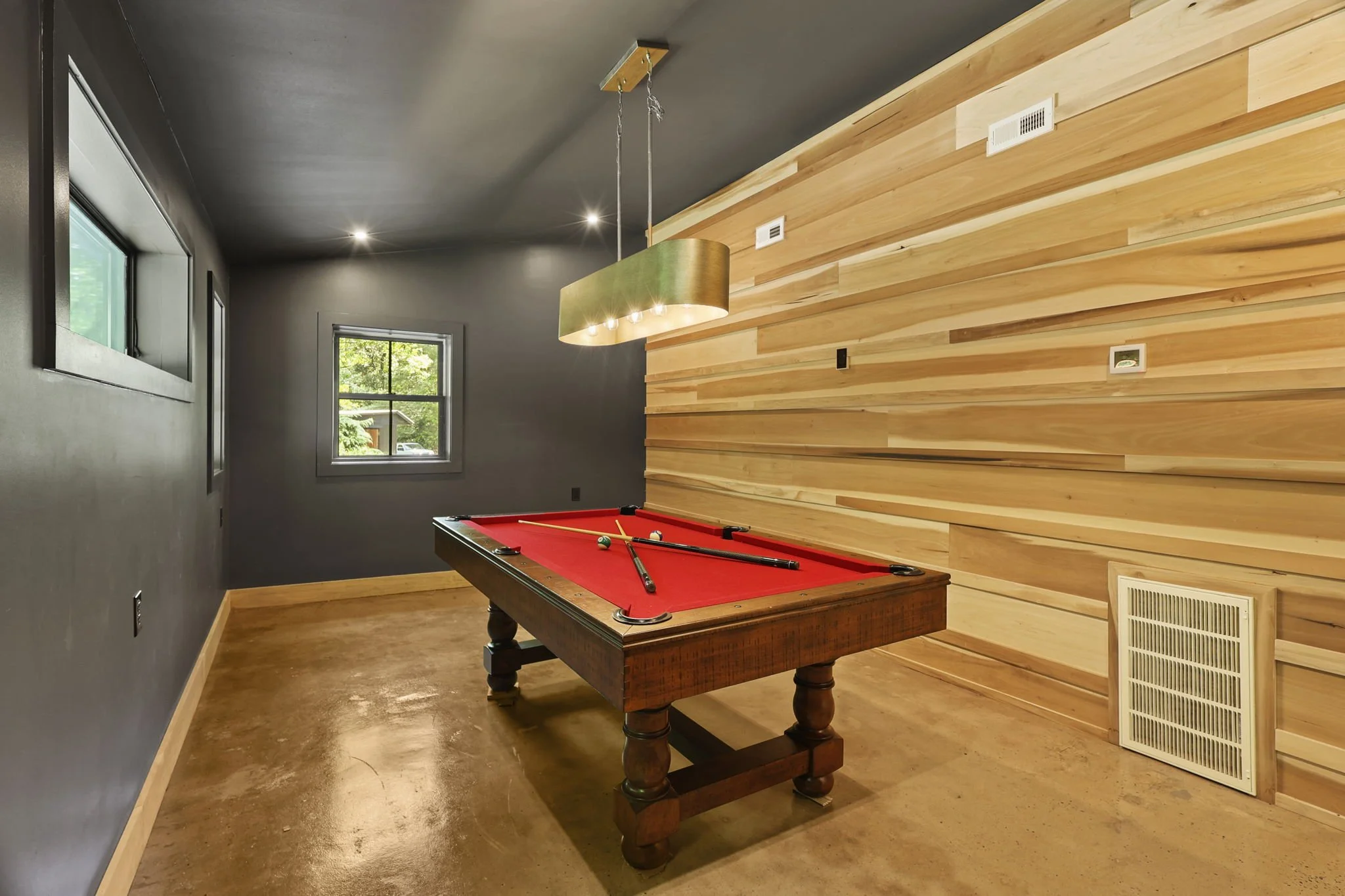 180-web-or-mls-829-wonderland-trail.jpg