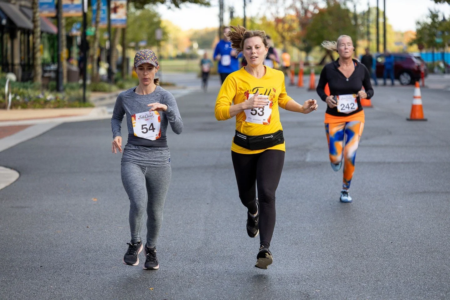 The @prrunandwalk Fall Classic 10K returns Sunday, October 19, for its 7th year through the scenic streets of Ashburn.

📍 Start line: 8 AM on Exchange Street in front of One Loudoun Plaza.

Fall crisp air, and that post-run glow? Click the link belo
