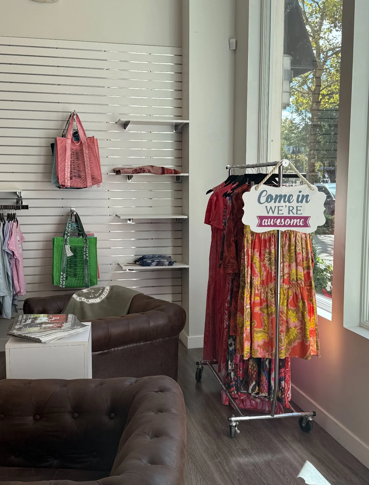 @chloesofmiddleburg has brought its signature mix of timeless style and fashion-forward finds to the One Loudoun all October long. Discover handpicked pieces starting at just $25, perfect for adding a little luxe to your fall wardrobe (or scoring an 