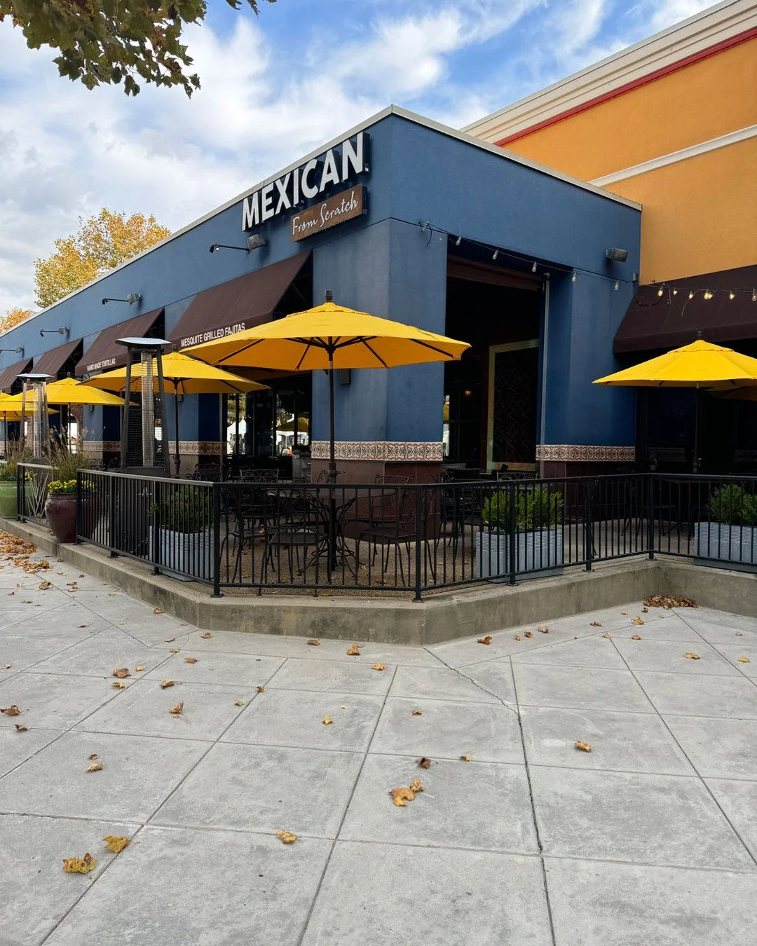 Taco Tuesday is tomorrow, and UncleJulios is your go-to for sizzling fajitas, fresh guac, and tableside vibes that always hit the spot, any day of the week. Grab your crew, order the chocolate pi&ntilde;ata, and make it a whole experience.
Because ev